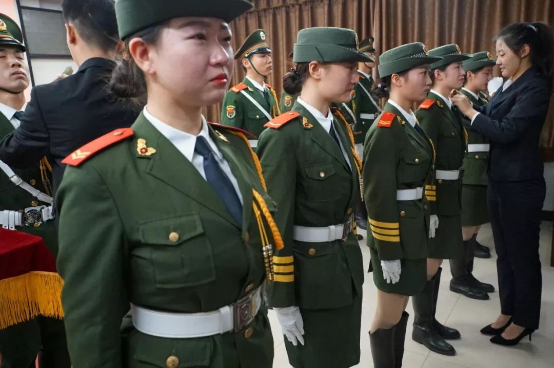 仪仗队中的河南籍干部，荣耀与担当，河南籍干部在仪仗队中的荣耀与担当