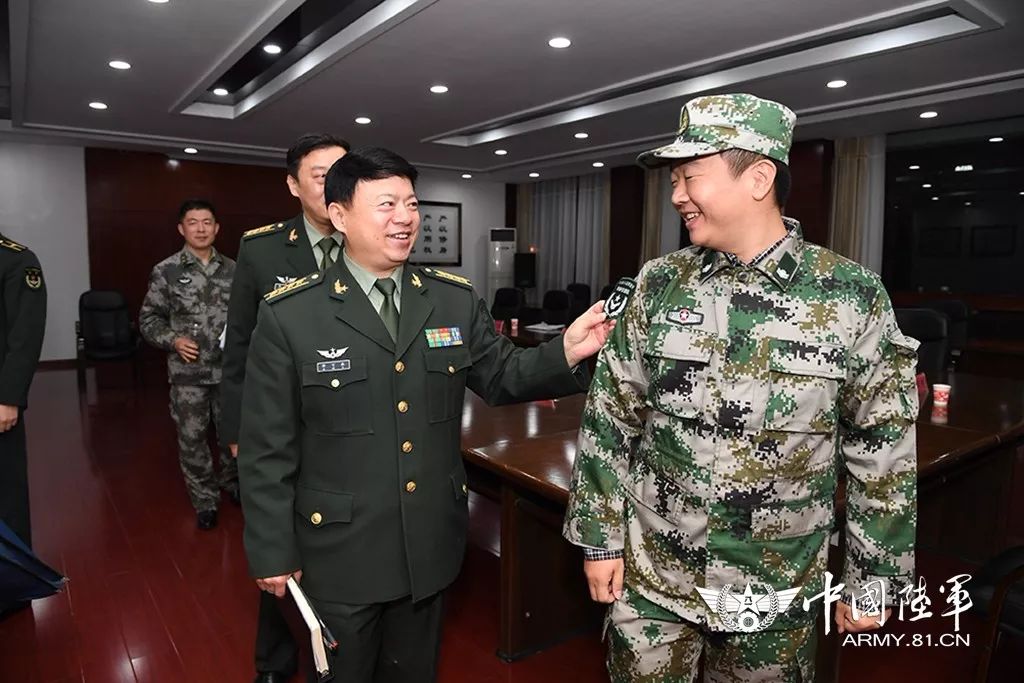 中国人民解放军陆军第14集团军周洪许简介,中国人民解放军陆军第14集团军周洪许简介及生平概述