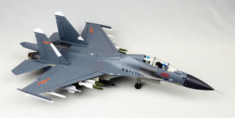 J-16是否属于重型战斗机？解析其定位与特点，J-16战斗机，定位与特点解析，是否属于重型战机？