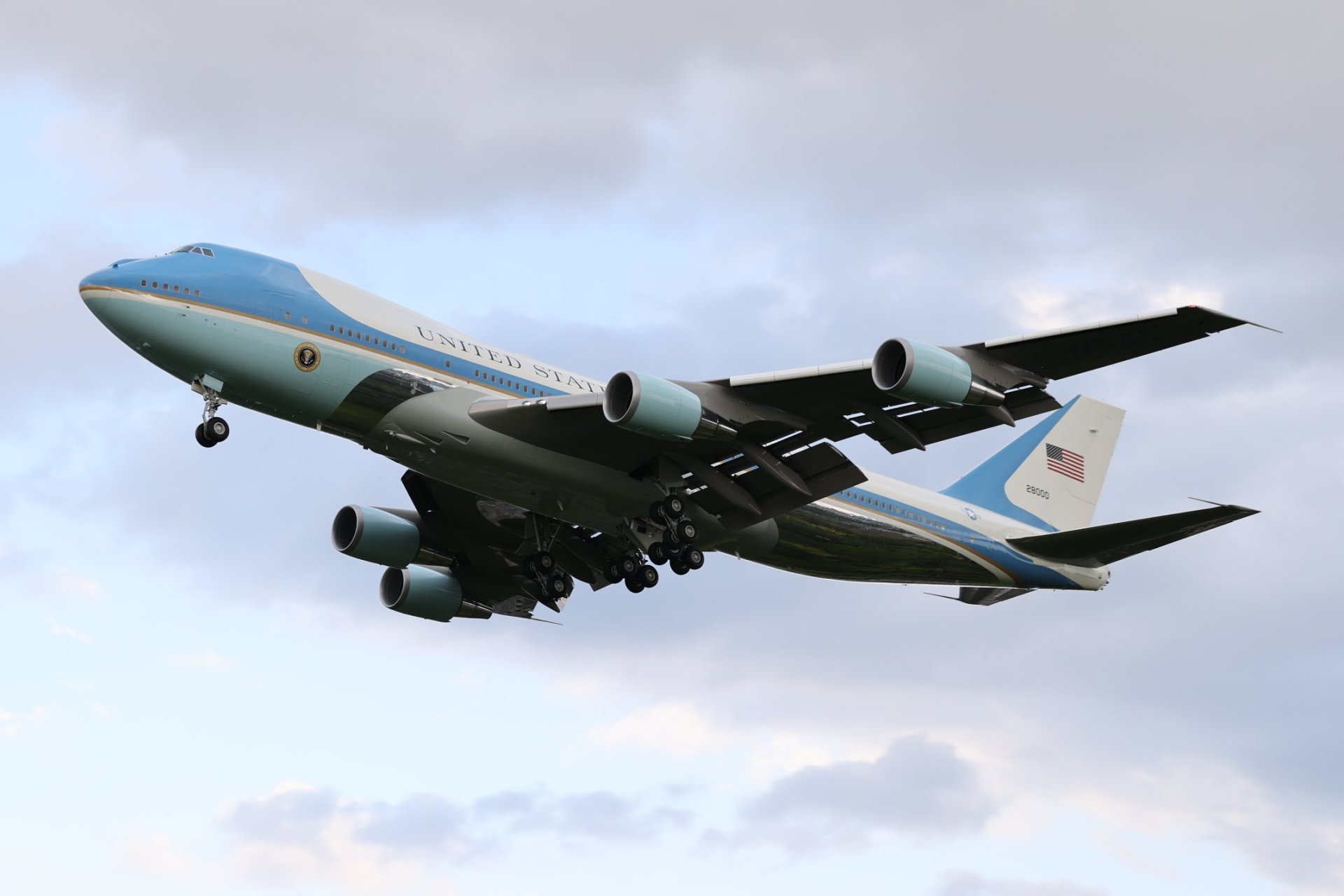 我国空军一号的荣耀与担当，空军一号，荣耀与担当的使者