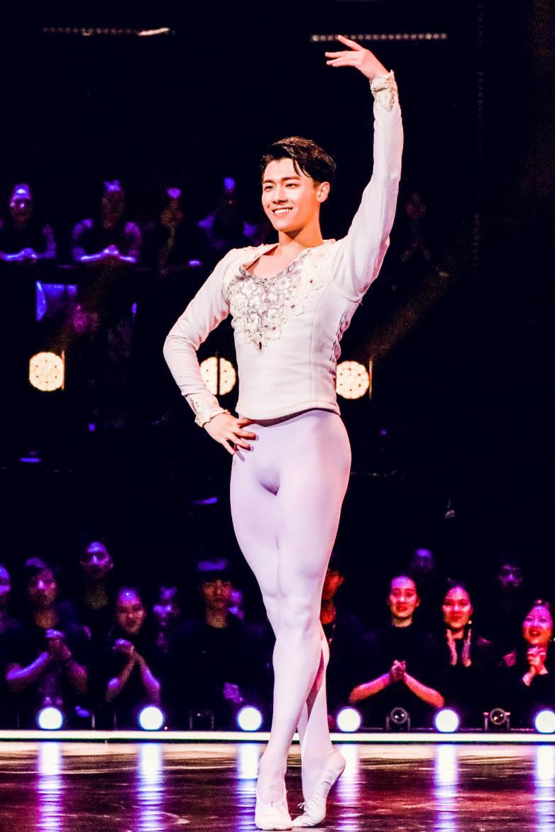 高清图片男,探索现代摄影中的男性魅力,现代摄影中的男性魅力,高清图片展示