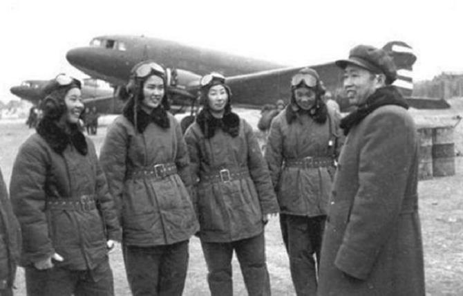 中国人民解放军空军第十五军，荣耀与担当的象征，中国人民解放军空军第十五军，荣耀与担当的典范