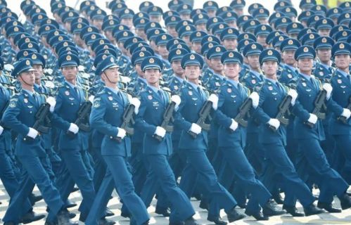 庆祝胜利，回顾与前瞻——纪念2019胜利日阅兵，纪念胜利日阅兵，回顾辉煌历程，展望美好未来