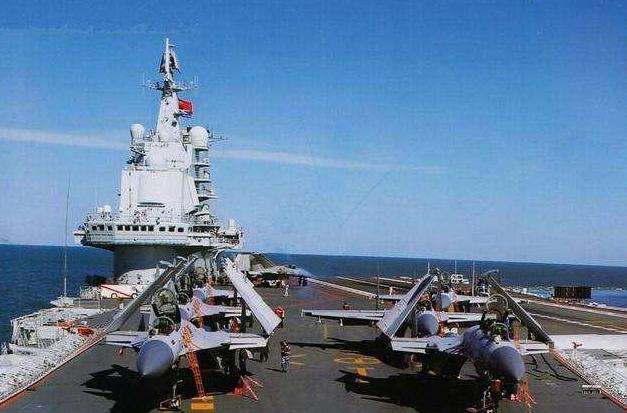 航空母舰的武器配置，现代海战中的核心力量，航空母舰武器配置揭秘，现代海战的核心力量