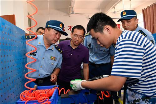 空军航空大学录取分数