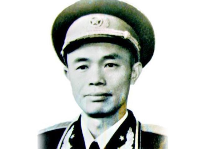 钟伟少将，铁血军魂的杰出代表，钟伟少将，铁血军魂的杰出典范