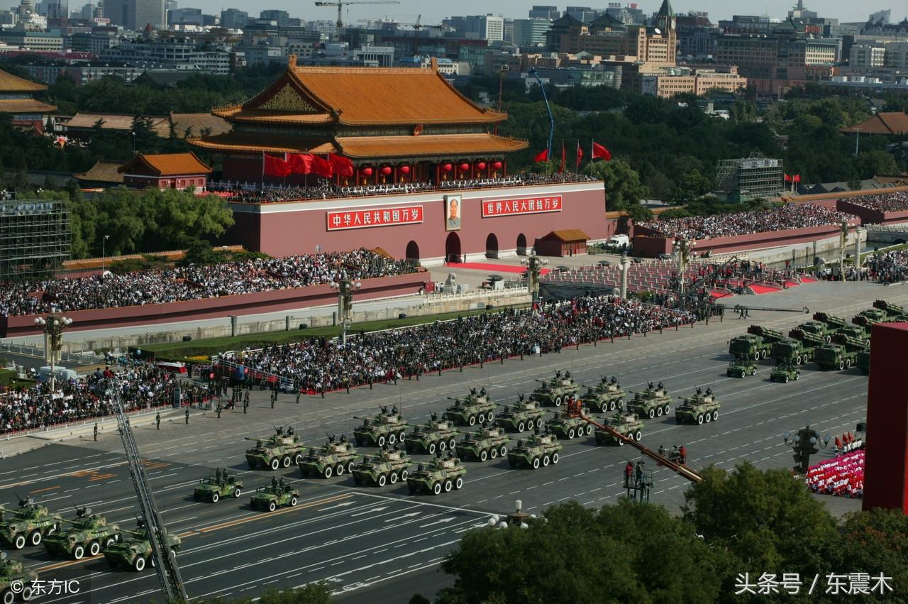 庆祝中华人民共和国成立六十周年国庆阅兵方队回顾与展望，中华人民共和国成立六十周年国庆阅兵方队回顾与展望，荣耀与未来展望