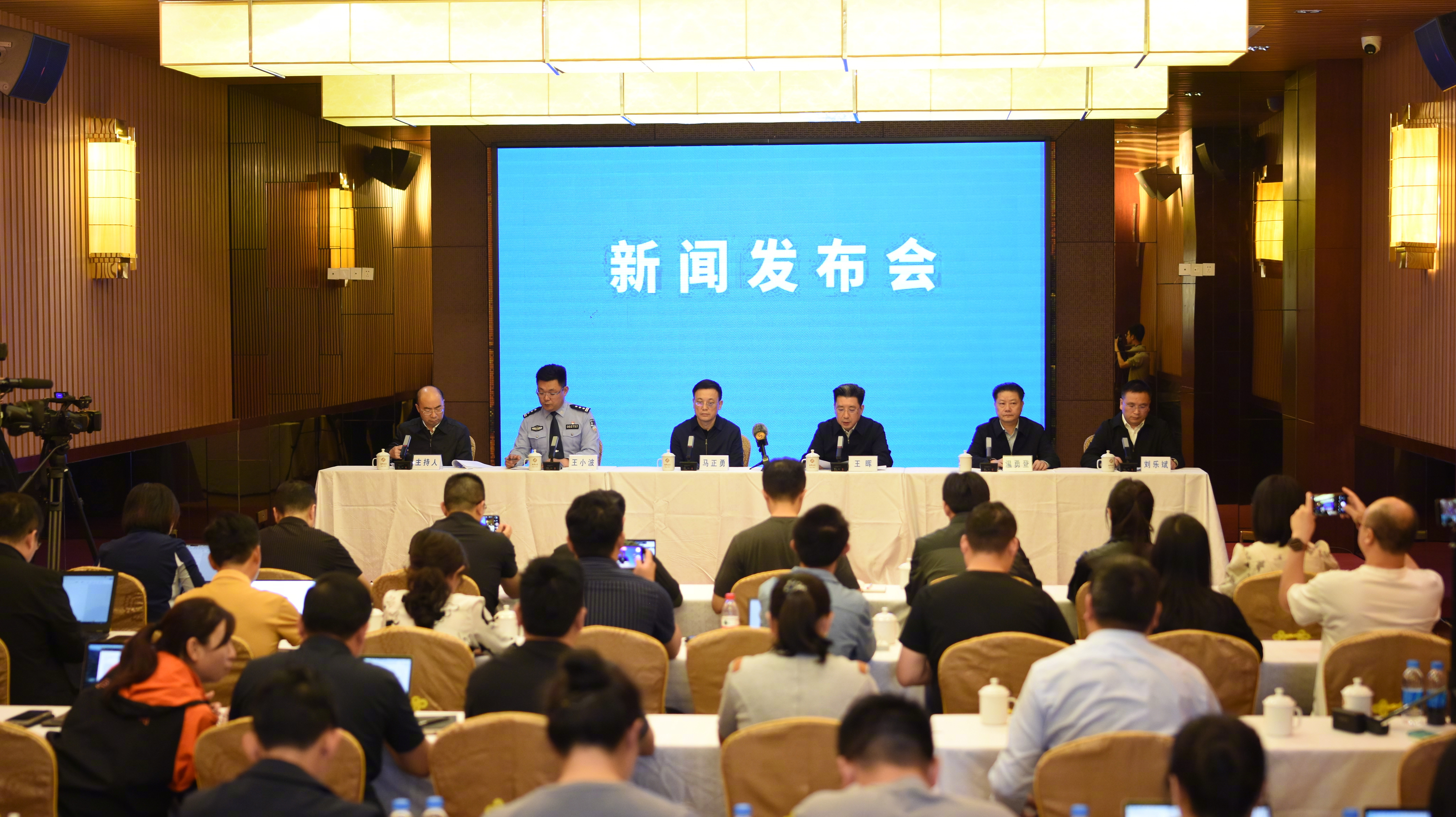 新闻发布工作的核心要素与挑战，新闻发布工作的核心要素及挑战解析