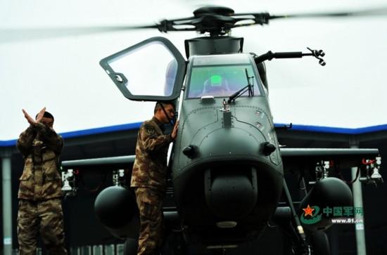 直-19驾驶舱,探索现代化武装直升机的核心区域,直-19驾驶舱,现代化武装直升机核心区域探秘