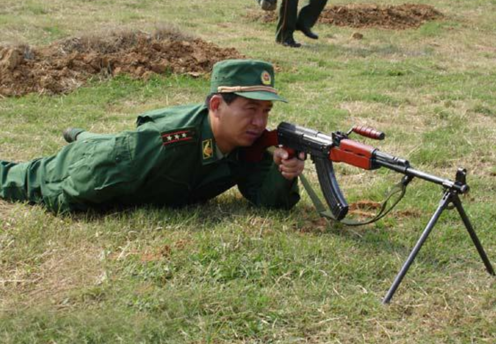 丁晓兵连降七级，军衔是否变动？深度解读这一军事人事调整，深度解读，丁晓兵连降七级，军衔变动之谜
