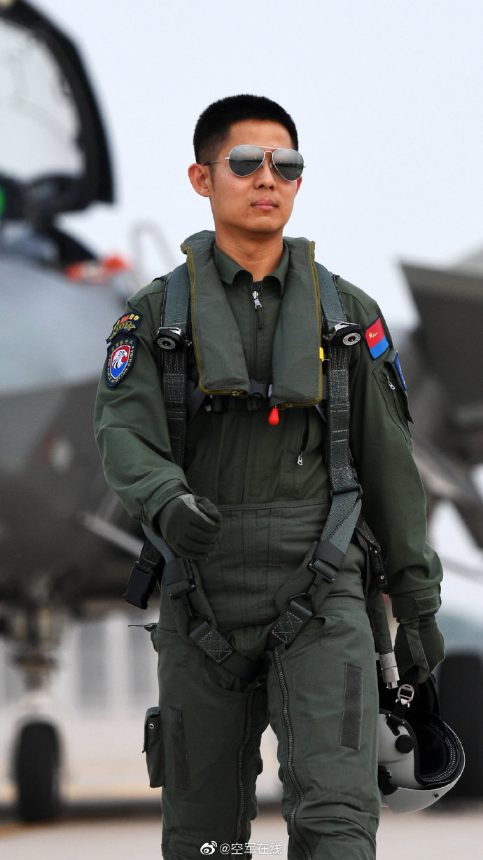 歼-20飞行员的条件与选拔，新时代空中卫士的卓越之路，新时代空中卫士的卓越之路，歼-20飞行员的条件与选拔之路