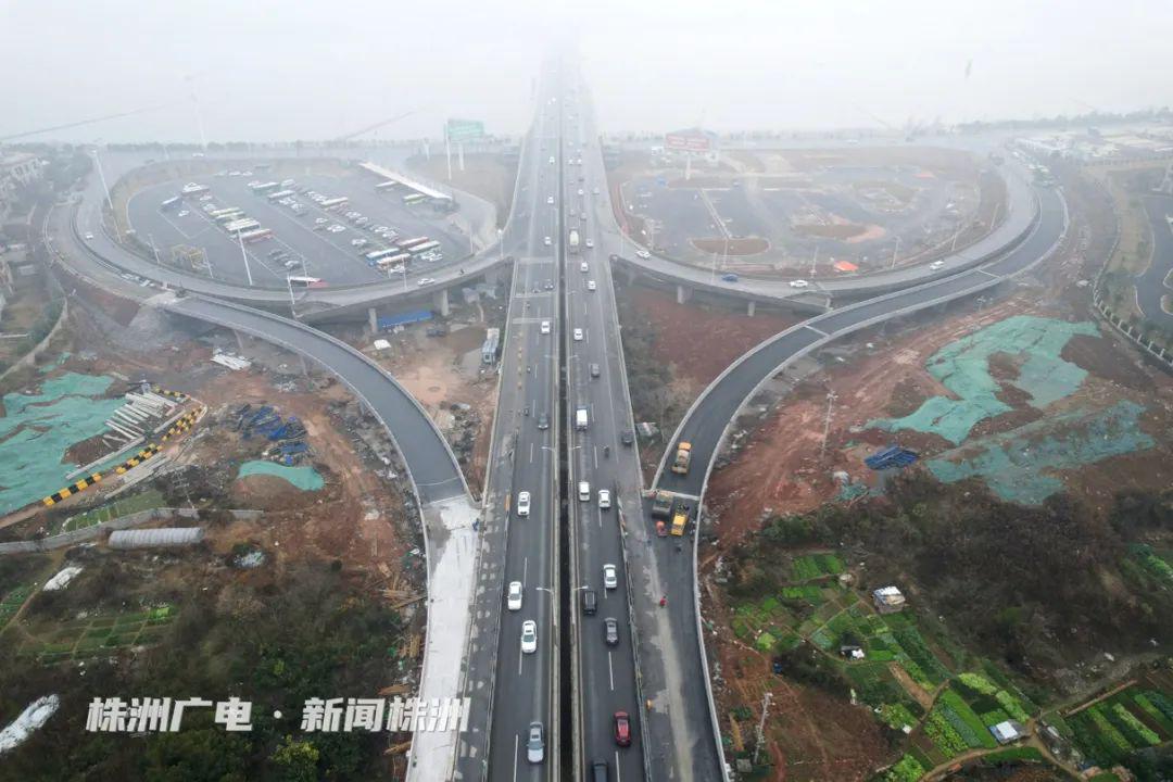 最新消息，今日通车——城市发展的脉搏与人们的喜悦交织，今日通车，城市发展与民众喜悦交织的里程碑时刻