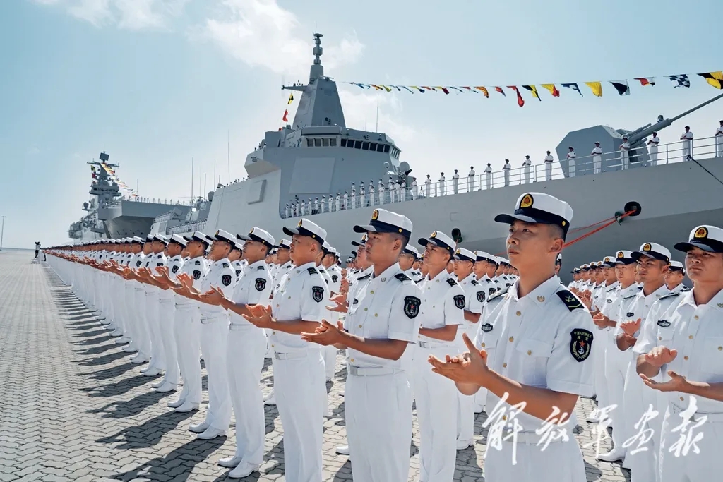 海军三型主战舰艇入列，中国海军力量的崭新篇章，中国海军力量新篇章，三型主战舰艇正式入列