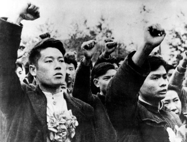 中国人民志愿军，创造人类战争史上以弱胜强的光荣典范，中国人民志愿军，以弱胜强的光荣典范，铸就战争史上的传奇