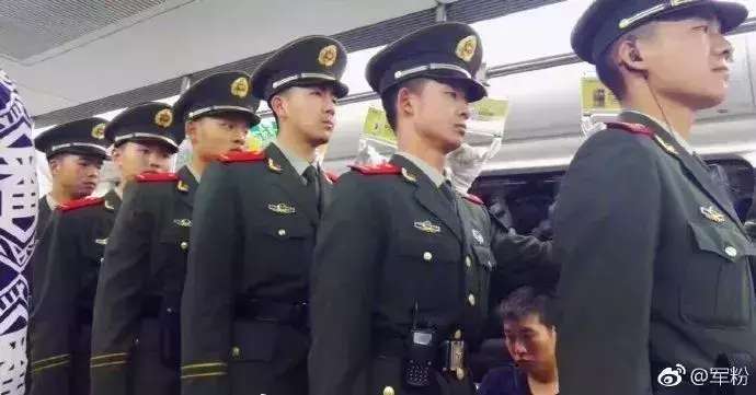 中国女兵在越南北湖，探寻未知的肺炎挑战，中国女兵在越南北湖迎战未知肺炎挑战