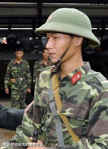 中国女兵在越南北湖,探寻未知的肺炎挑战,中国女兵在越南北湖迎战未知肺炎挑战