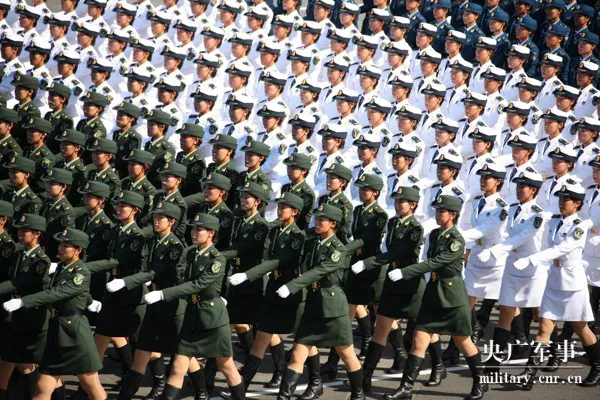 三军女兵方队