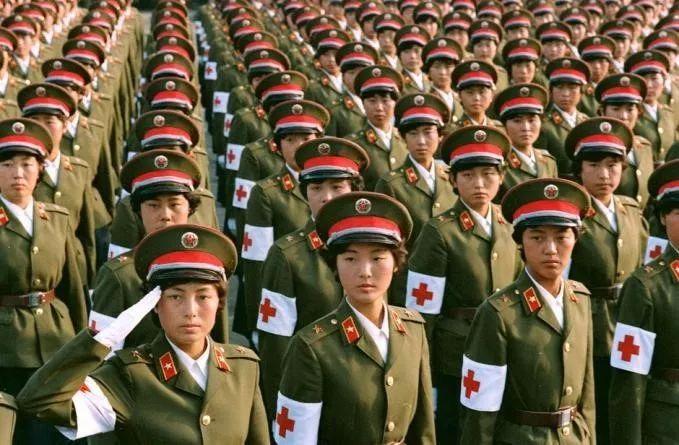 白求恩医疗方队的女兵们前往集结地点,白求恩医疗方队女兵集结启航