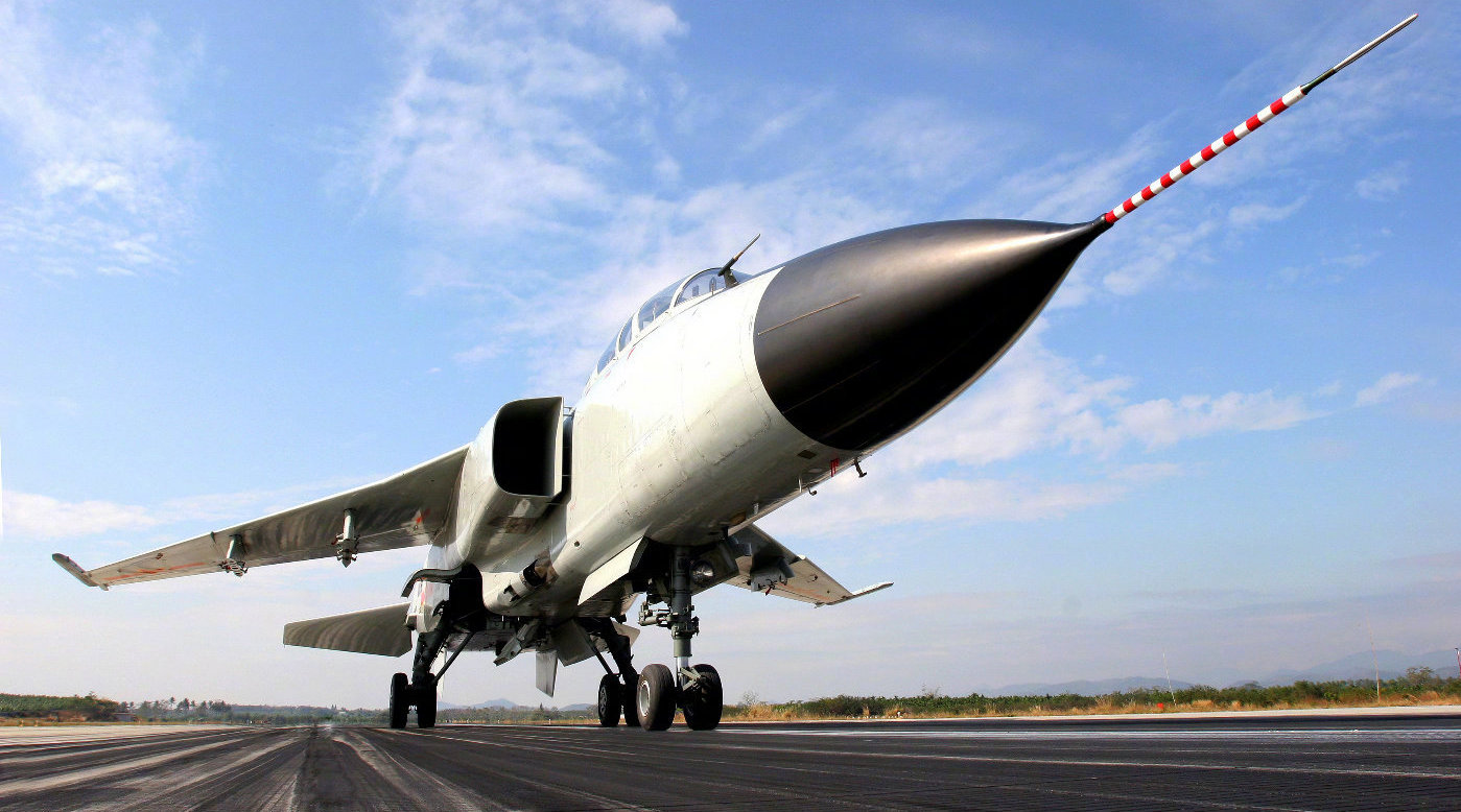 歼八与飞豹,中国空军力量的双璧,歼八与飞豹,中国空军力量的璀璨双璧