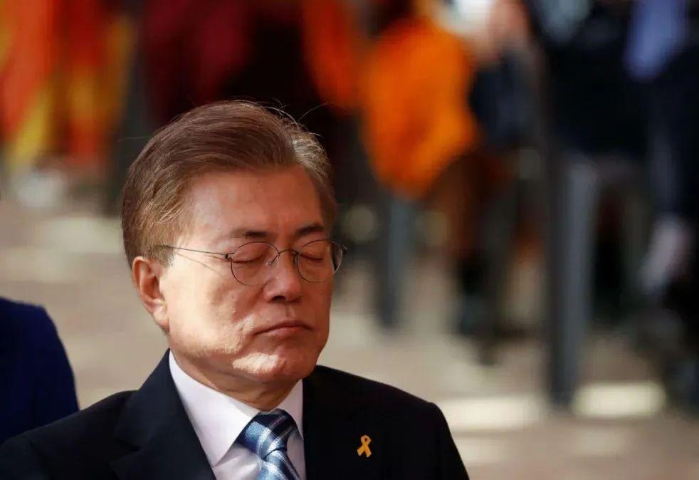 文在寅宣布解散国家紧急状态，重塑韩国政治格局的转折点，韩国政治格局重塑，文在寅宣布解散国家紧急状态转折点