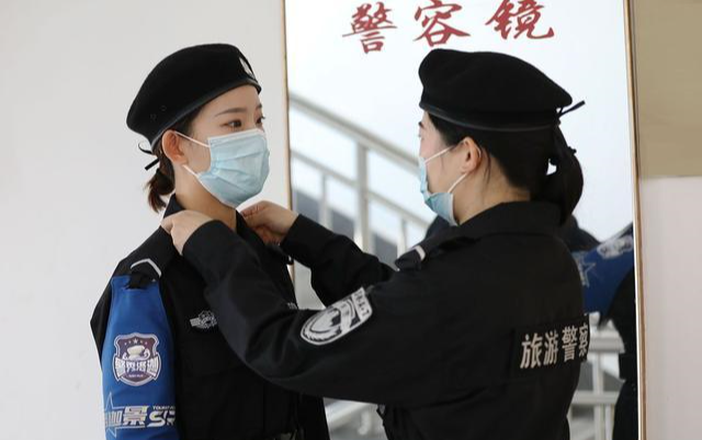 女生考警校一般多少分——警校录取分数线的探究，女生考警校一般需多少分？警校录取分数线的深度解析