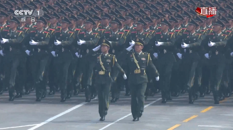 阅兵方队走过天安门,几分钟的荣耀与力量展现,阅兵方队荣耀时刻,力量展现天安门之下