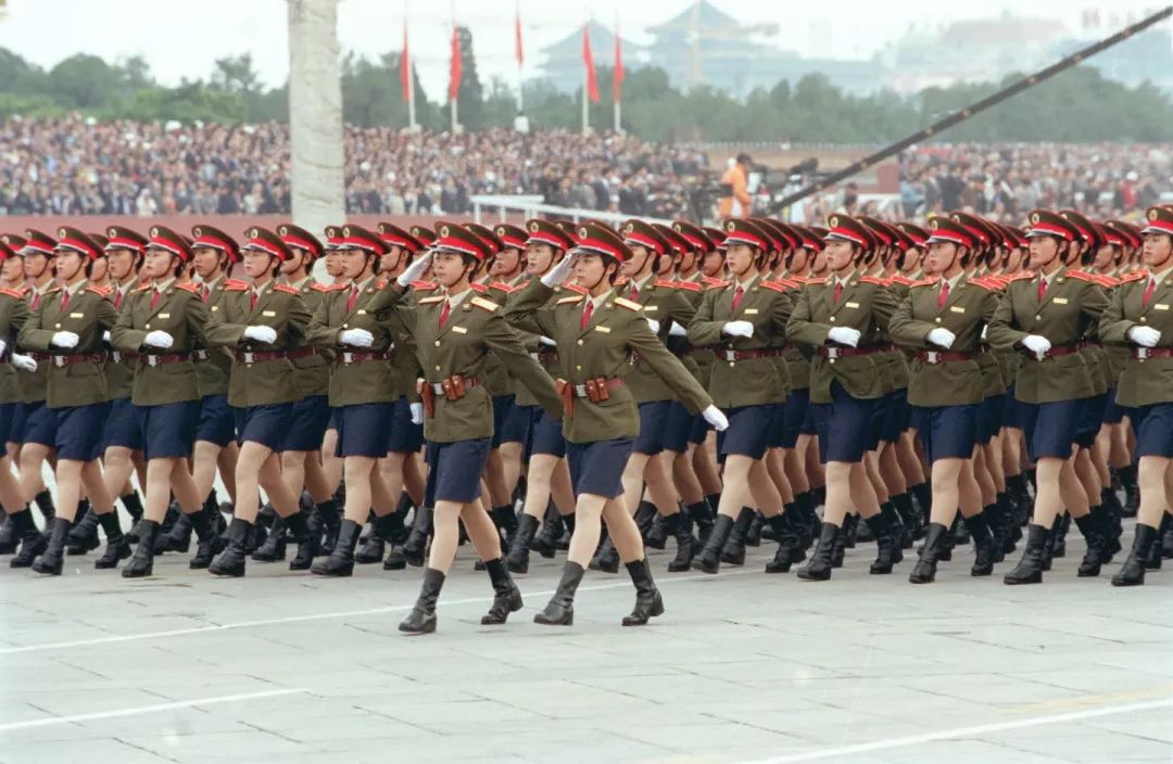 中国女兵方队阅兵仪式，展现巾帼英雄风采，中国女兵方队阅兵仪式，巾帼英雄风采展现