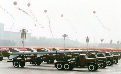 红旗-12阅兵导弹图片，揭示中国国防力量的辉煌瞬间，红旗-12阅兵导弹图片，中国国防力量的辉煌瞬间展示