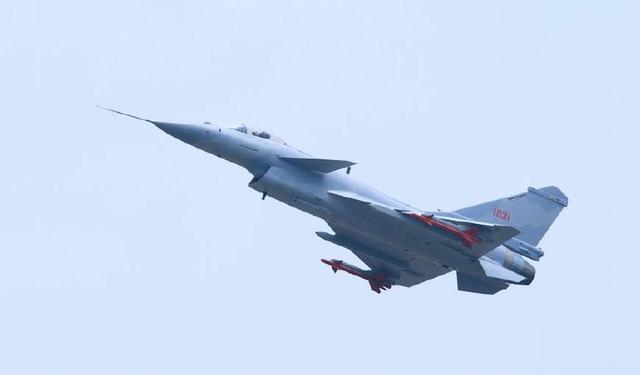 歼-10战斗机续航性能深度解析，歼-10战斗机续航性能全面解析