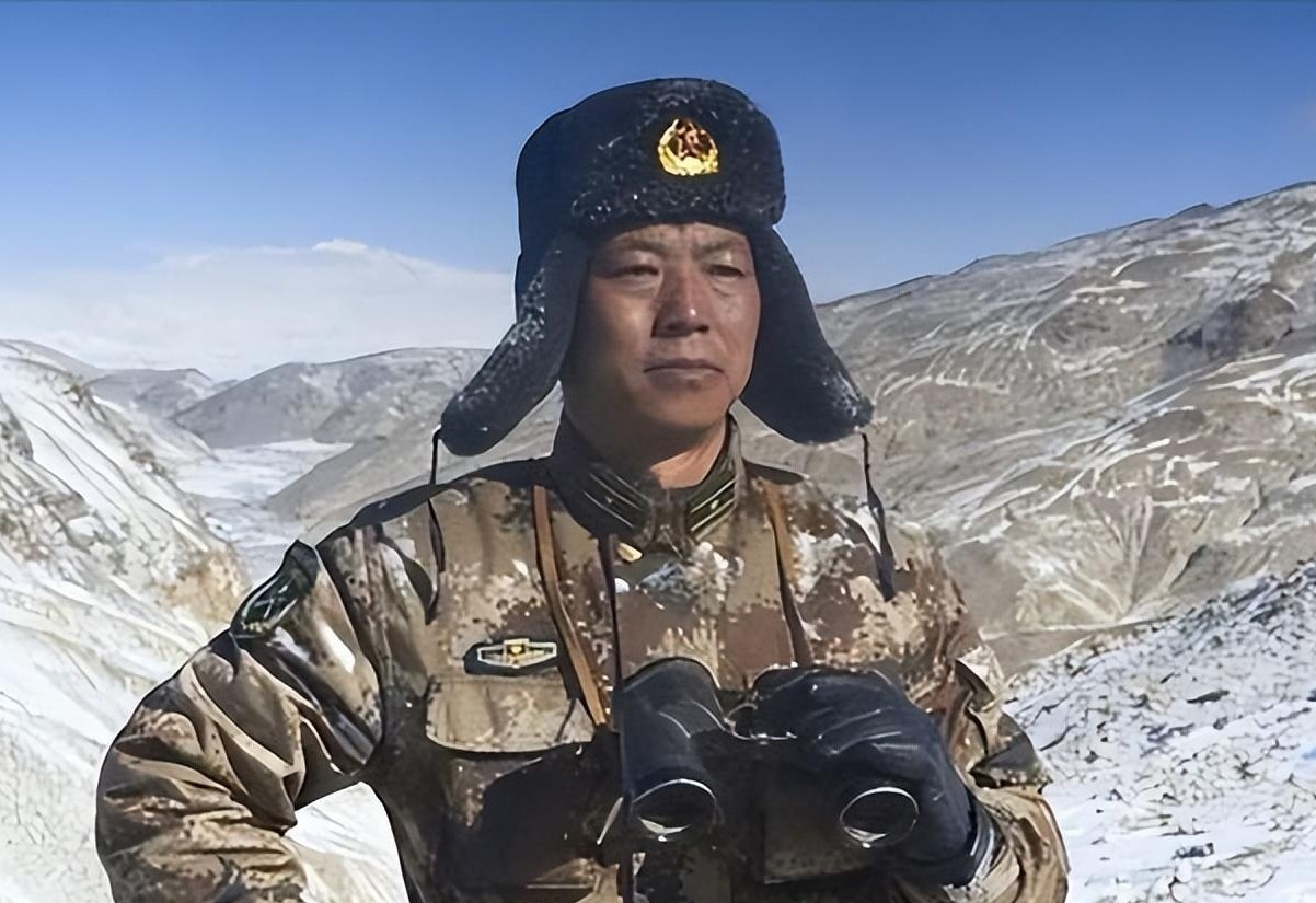 祁发宝佩戴六排勋表亮相，荣耀与担当的象征，祁发宝佩戴六排勋表展现荣耀与担当的象征