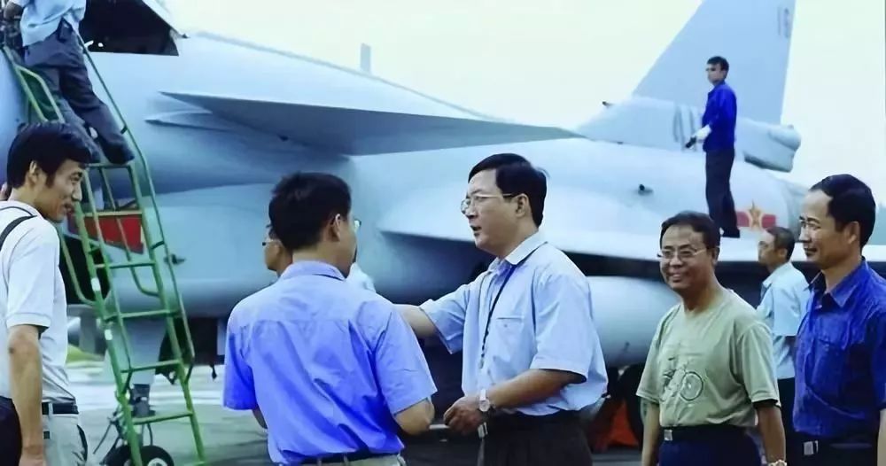 中国歼击机20总设计师,铸就空中利剑的卓越工程师,中国歼击机总设计师铸就空中利剑,卓越工程师揭秘歼-20诞生之路
