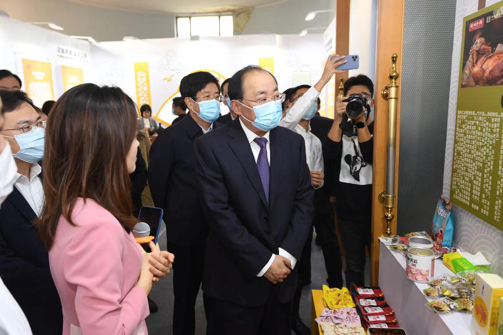 新闻发布会记者提问稿,新闻发布会媒体提问实录