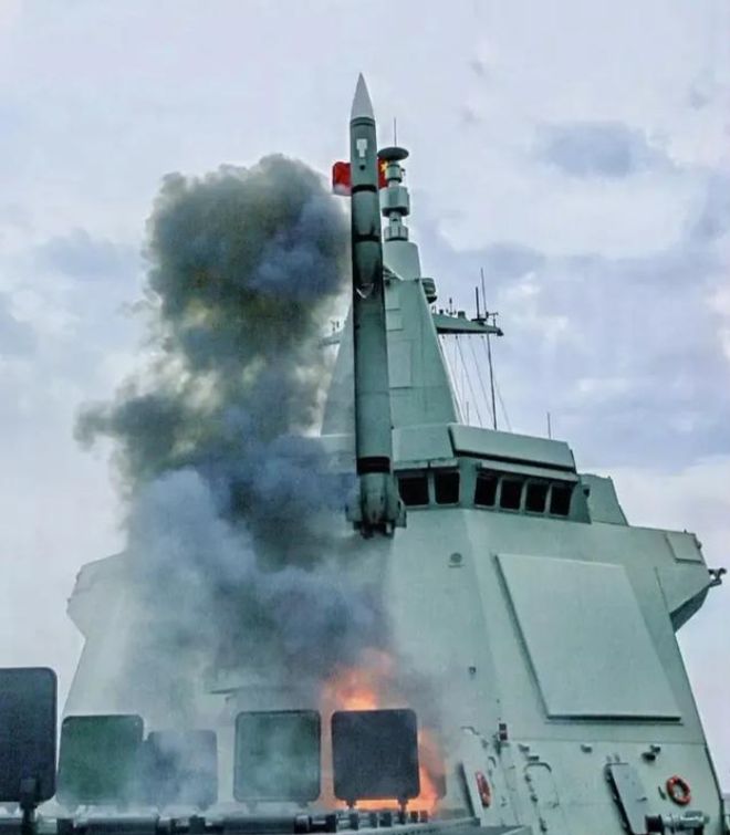 揭秘中国海军新型战舰，052C型驱逐舰反舰导弹的威力和战略意义，揭秘，中国海军新型战舰052C型驱逐舰反舰导弹的威力与战略价值