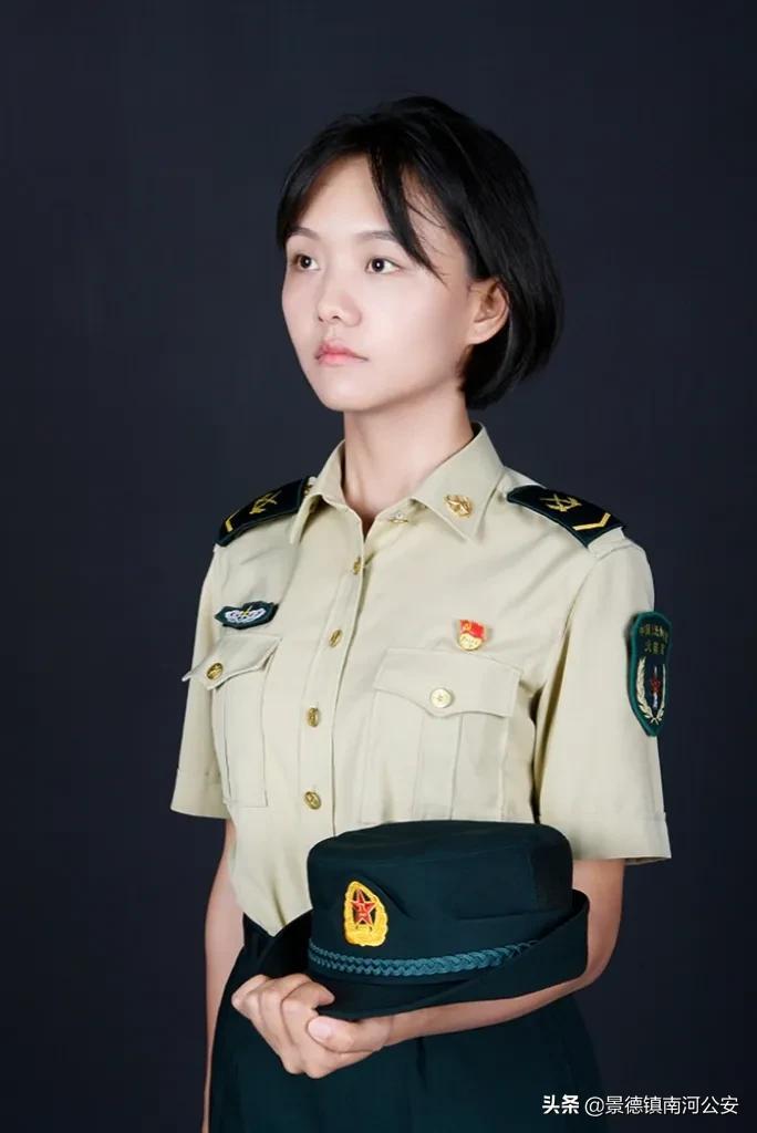 中国女兵，单人高清图片的魅力展现，中国女兵的魅力，单人高清图片展现风采