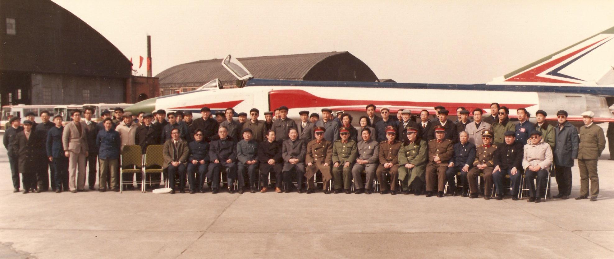 歼-12战斗机，空中雄狮的细致描写，歼-12战斗机，空中雄狮的细致刻画与揭秘