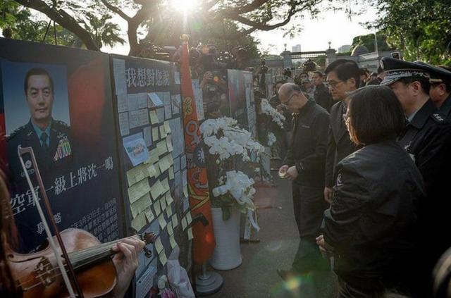 中国黑鹰直升机与汶川地震,空中救援的力量象征,中国黑鹰直升机在汶川地震中的救援力量,空中救援的象征