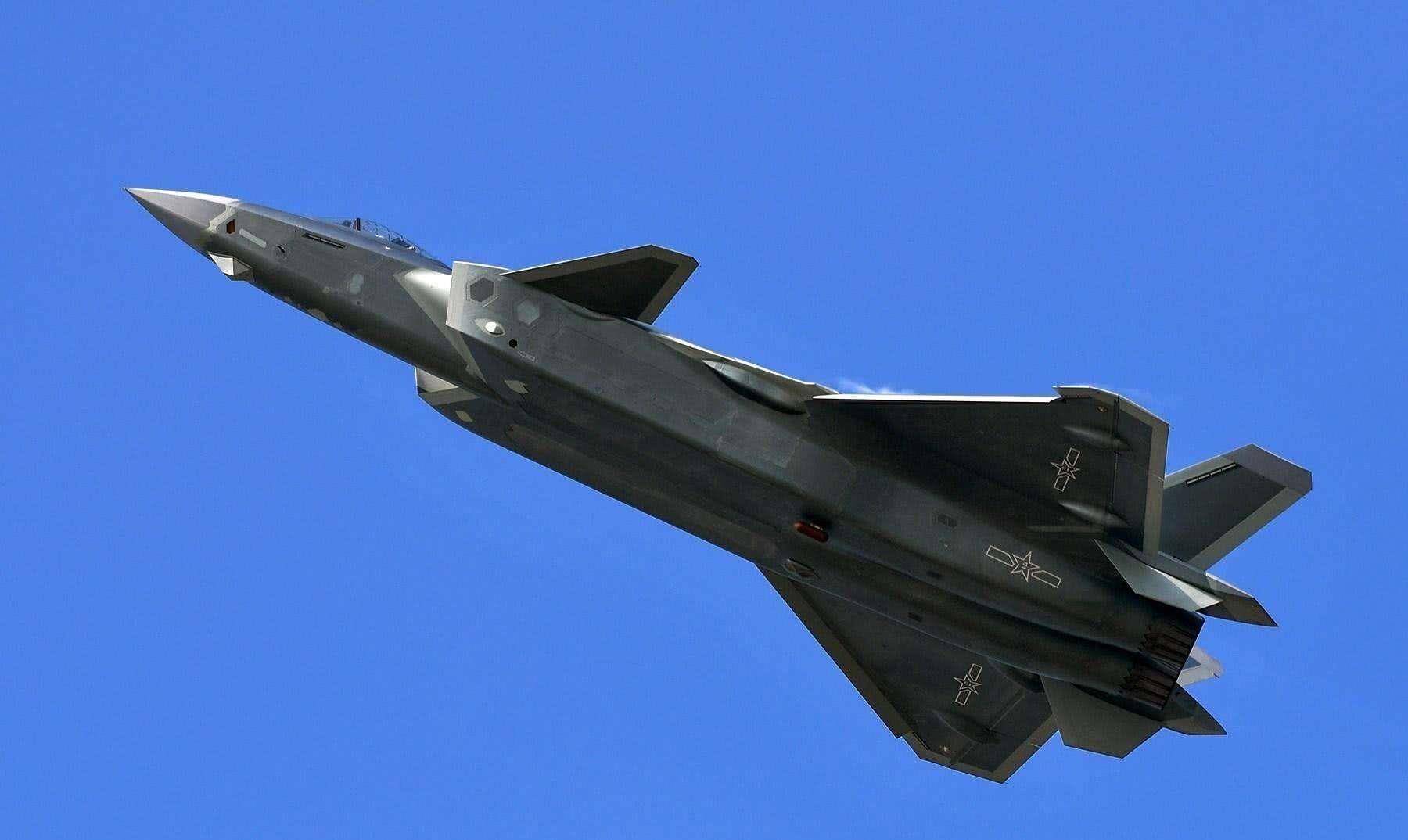 歼-20开始服役了吗?深度解析中国新一代隐身战斗机的进展,深度解析,中国新一代隐身战斗机歼-20的进展及服役状态