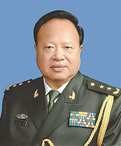 十四集团军杨国卿主任，领导力与担当的典范，十四集团军杨国卿主任，领导力与担当的杰出典范