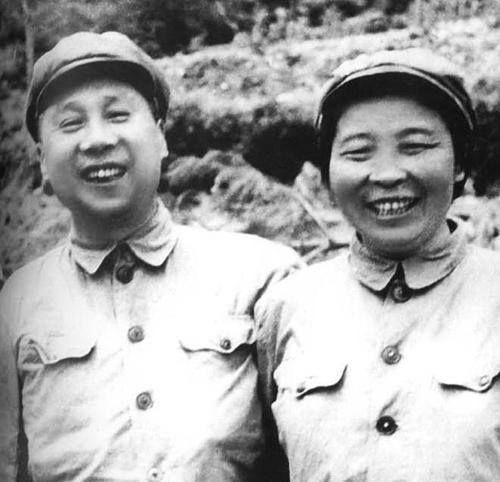 新军衔制改革论坛，探讨军衔制度改革的影响与挑战，新军衔制改革论坛，探讨改革影响与挑战，共谋未来发展之道