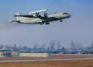 山东舰与预警机,中国海军的新里程碑,山东舰与预警机,中国海军新里程碑的启航