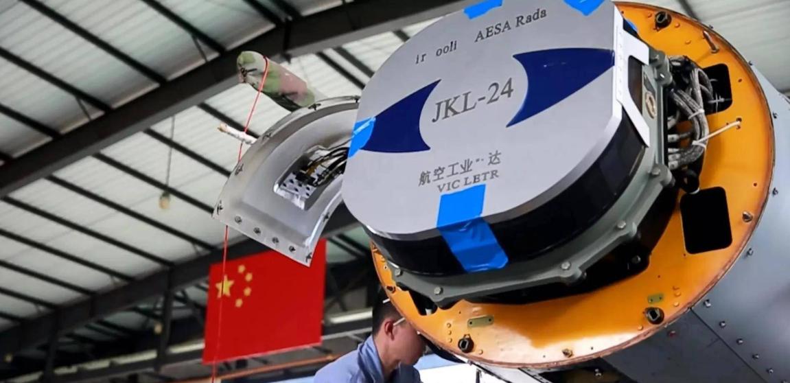 歼-10C的对地打击能力,现代战争中的多面手,歼-10C的对地打击能力,现代战争中的多面手角色