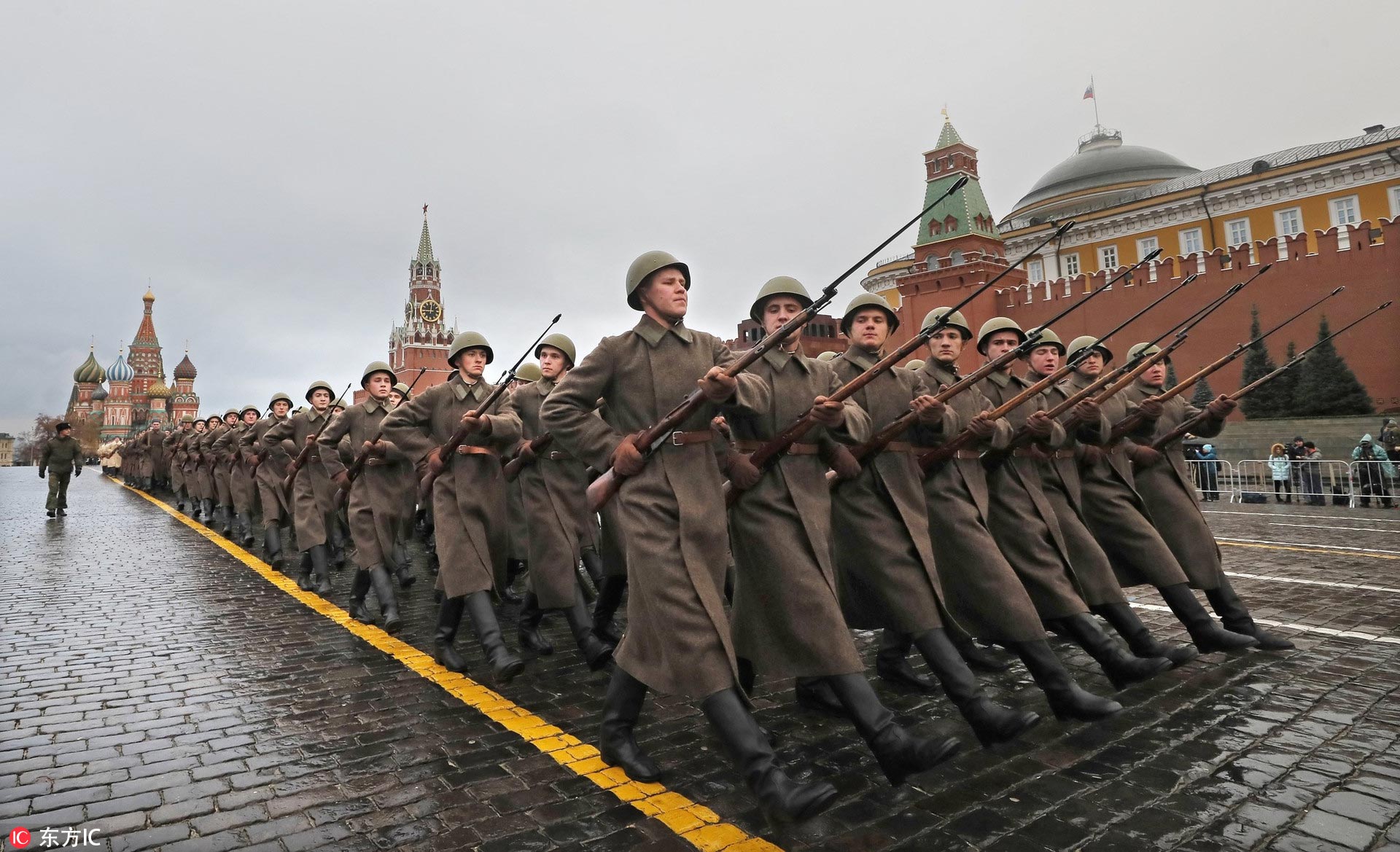 莫斯科两次红场阅兵，历史与现代的交汇，莫斯科红场阅兵，历史与现代的交汇点