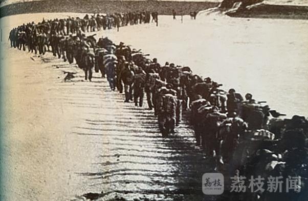 中国人民志愿军跨过鸭绿江奔赴朝鲜战场的时间，历史时刻的回顾与意义，中国人民志愿军赴朝作战，历史时刻的回顾与意义