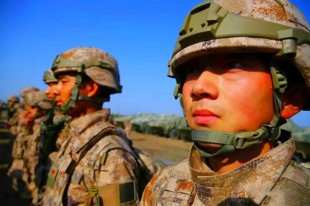 星空迷彩陆军，探索图片背后的故事，星空迷彩陆军，揭秘图片背后的故事