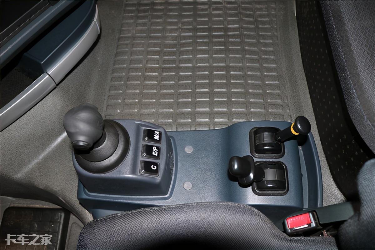 歼-16自重参数深度解析,歼-16自重参数全面解析