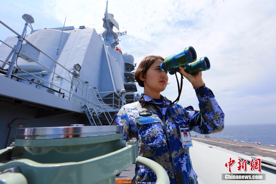 三军仪仗队中的海军女兵，荣耀与担当，三军仪仗队中的海军女兵，荣耀与担当之旅