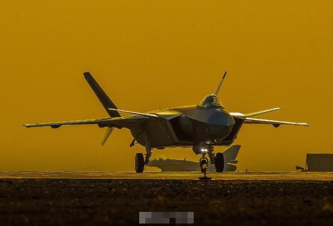 天意木囯与歼-12战斗机的传奇故事,天意木囯与歼-12战斗机的传奇之旅