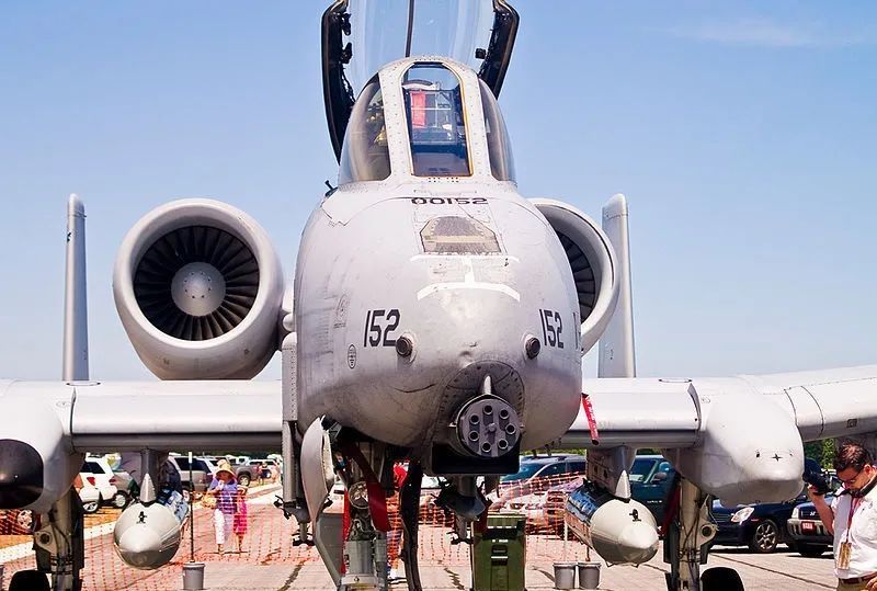 A-10疣猪攻击机的介绍，A-10疣猪攻击机详解