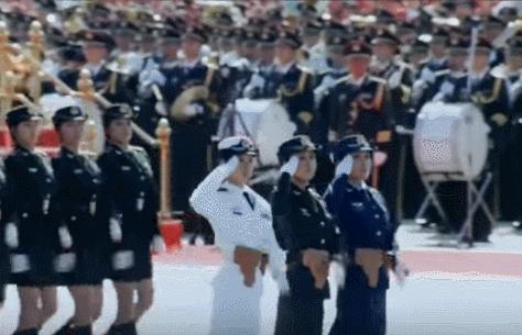 世界各国女兵阅兵图片，展现力量与荣耀的瞬间，全球女兵阅兵风采，力量与荣耀的展现瞬间