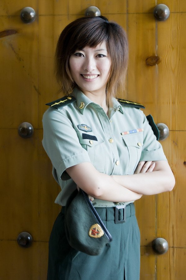 中国女兵图片，展现美女战士的英勇风采，中国女兵英勇风采，美女战士的荣耀瞬间图片集